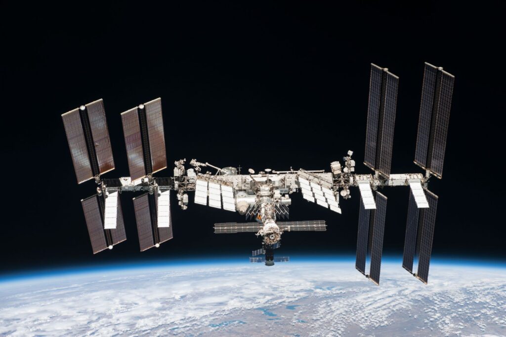 space junk Iss emergenza