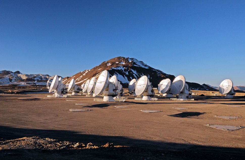 Le antenne che costituiscono il telescopio ALMA.