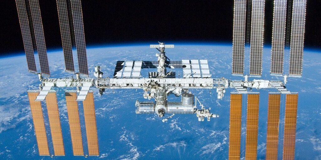 Sostituzione batterie sulla Stazione Spaziale Internazionale