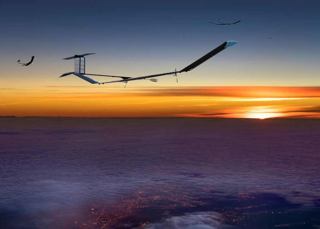 Drone Zephyr alimentato ad energia solare grazie alle celle fotovoltaiche sulla superficie. Credits: Airbus
