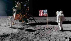 Astronaiuti delle missioni Apollo sulla Luna