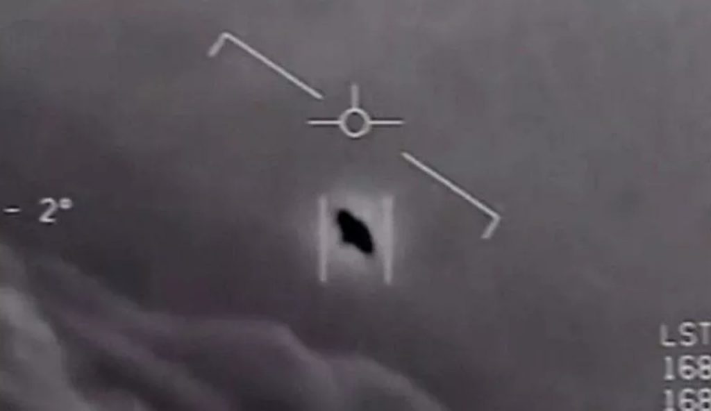 Immagine di un presunto UFO nelle profondità marine