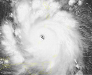 Immagini satellitari che mostrano la potenza dell'uragano di categoria 5 Beryl