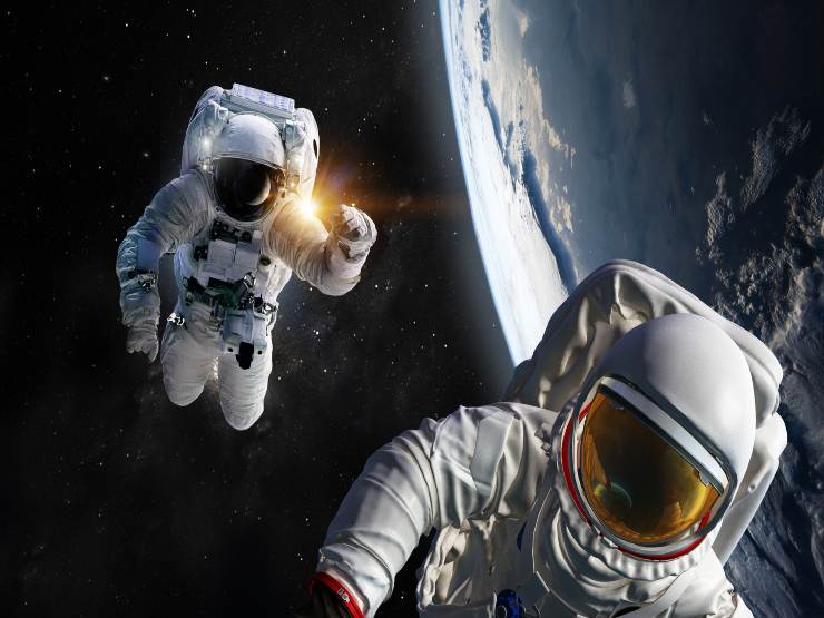 Astronauti intorno alla Terra