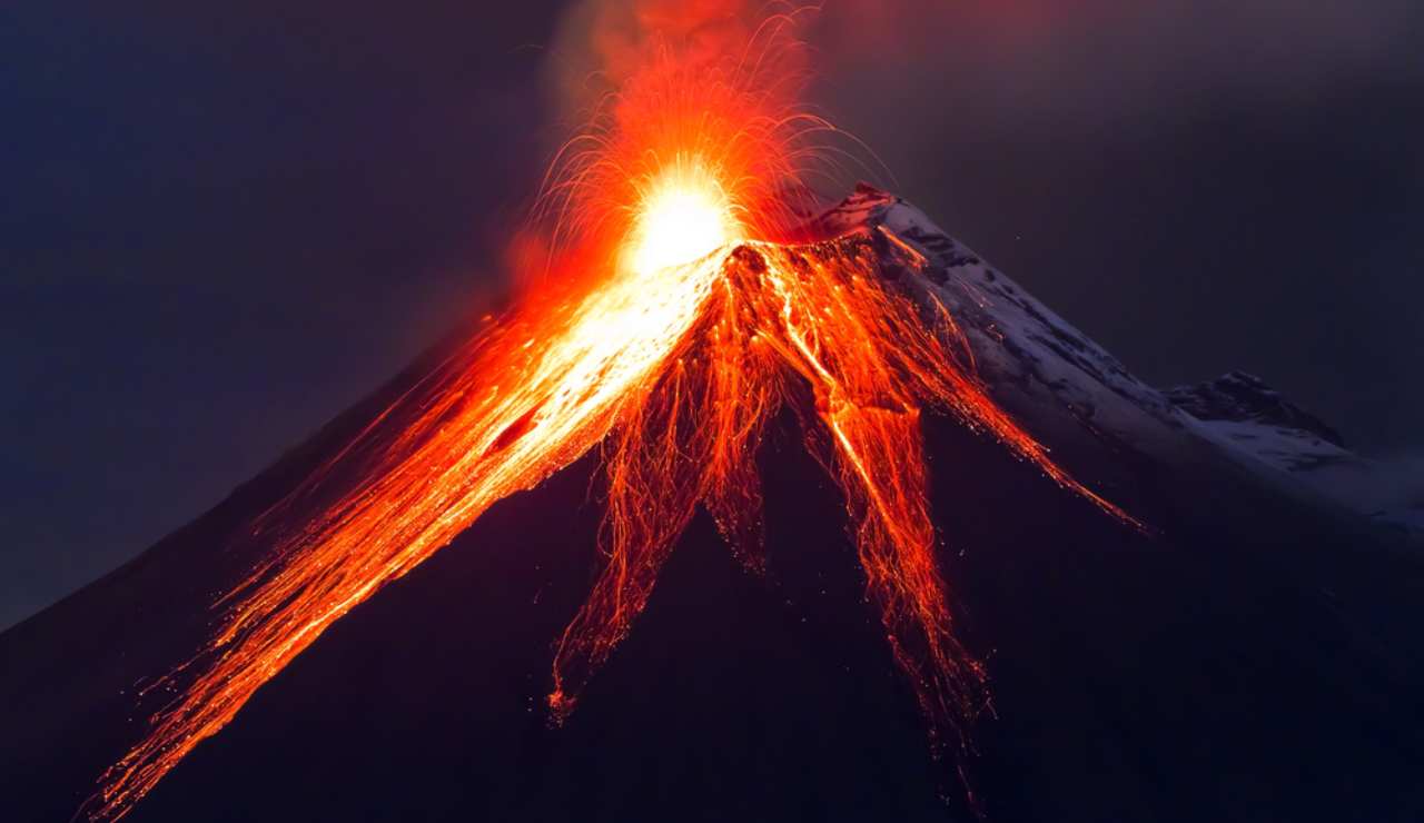 Where did this volcano come from? The largest lava flow stretches for 180 km: it is the most active celestial body – CUENEWS