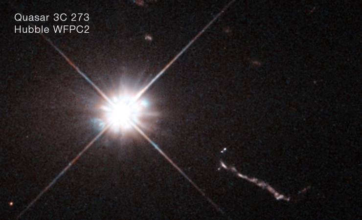 Quasar 3C 273 fotografato da Hubble Space Telescope