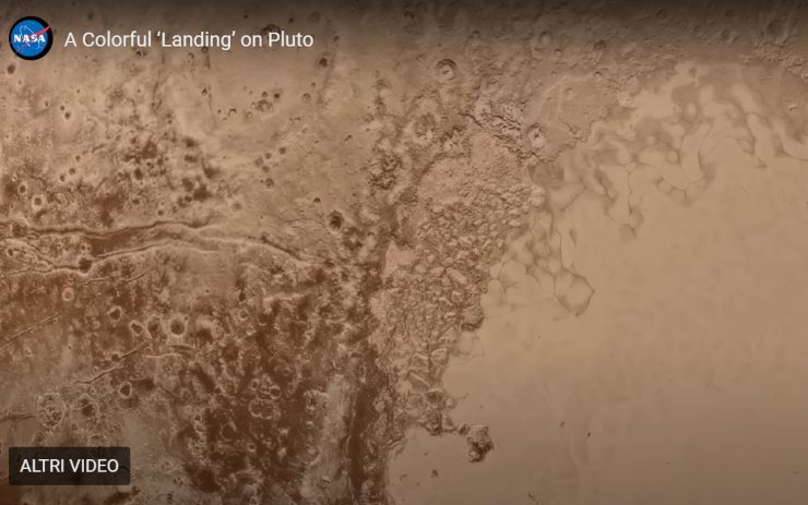 Screenshot che raffigura la superficie di Plutone (Youtube Nasa)