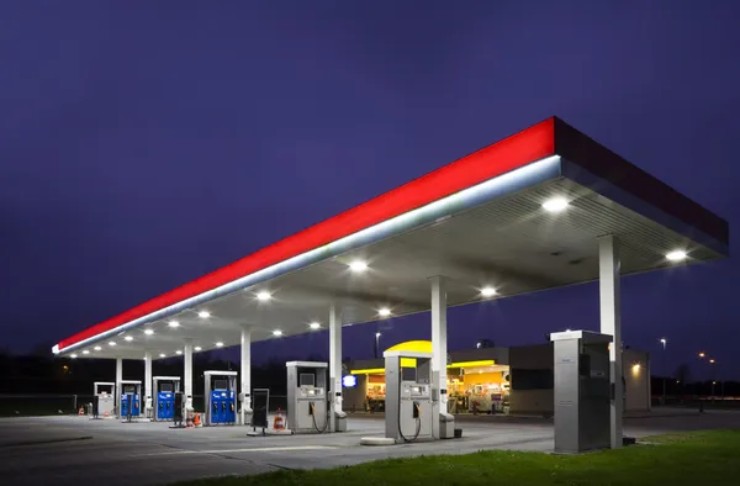 Distributore di carburante (Depositphotos)