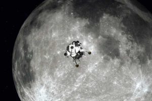 Prima bandiera sventola Luna primato missione