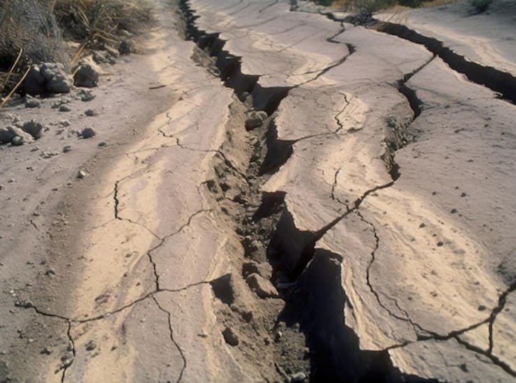 Effetti di un terremoto sulla strada